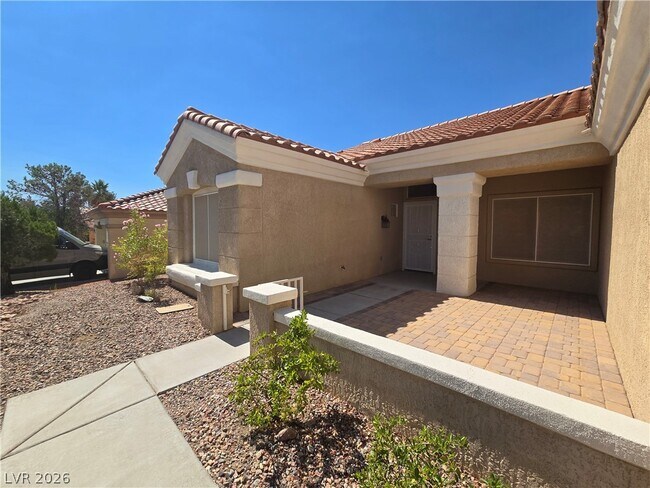 Building Photo - 10309 Longwood Dr