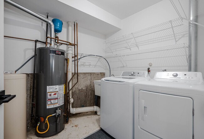 Building Photo - 226 E Conley Dr