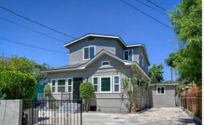 Building Photo - 1563 W 23rd St