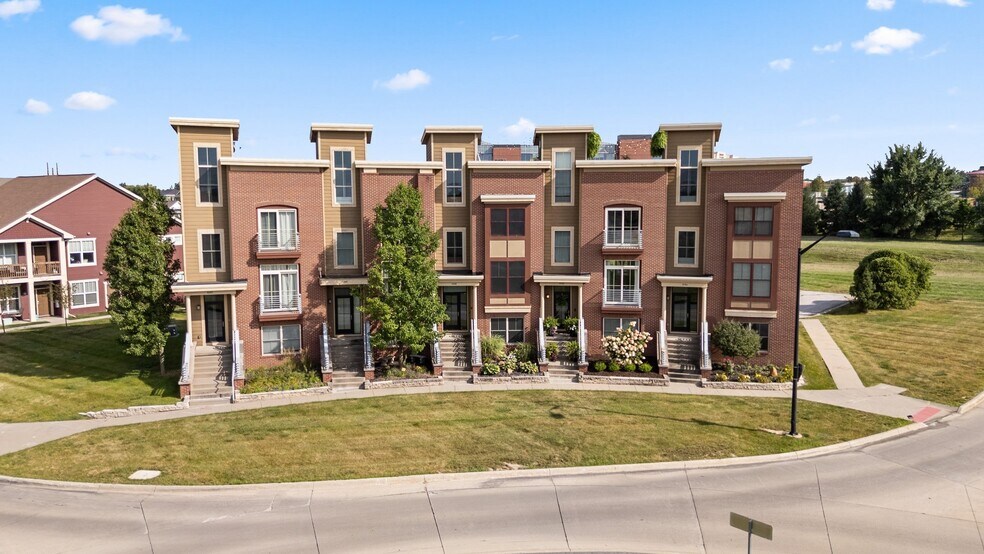 Building Photo - 492 Bluestem Cir