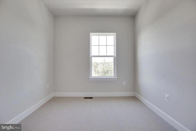 Building Photo - 6051 Camerons Ferry Dr