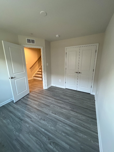 Building Photo - 3418 Chester Aly