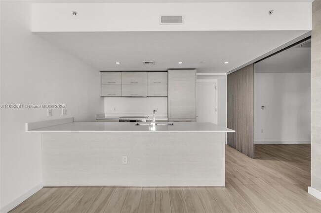 Building Photo - 1300 S Miami Ave