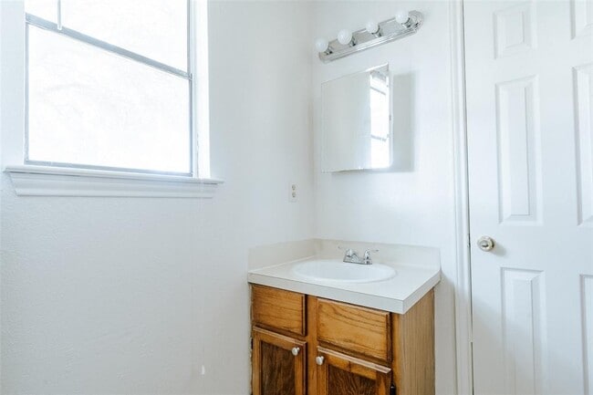 Building Photo - 23393 Nameless Rd