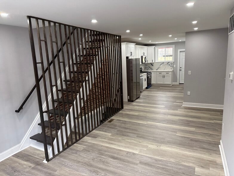 Building Photo - 2041 S Norwood St