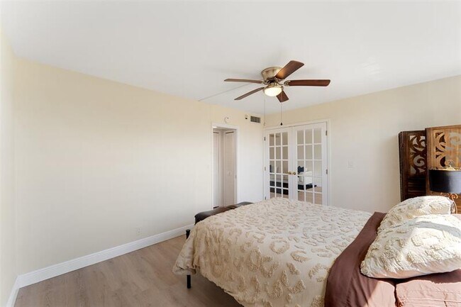 Building Photo - 2650 S Course Dr