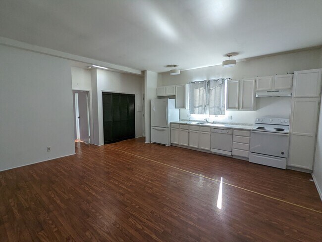 Building Photo - Doheny