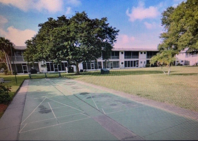 Building Photo - 4504 3rd St Cir W