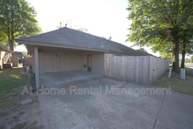 Building Photo - 4708 S Fulton Pl