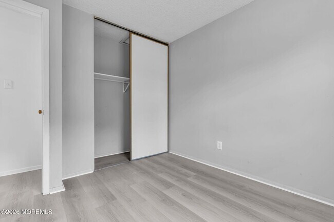 Building Photo - 173 Stowe St