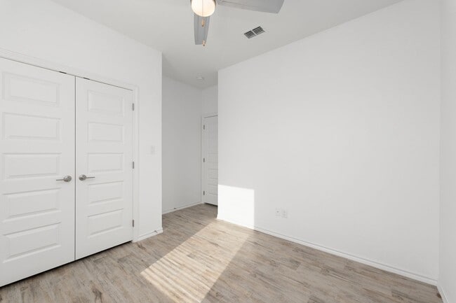 Building Photo - 2715 Maria Dr