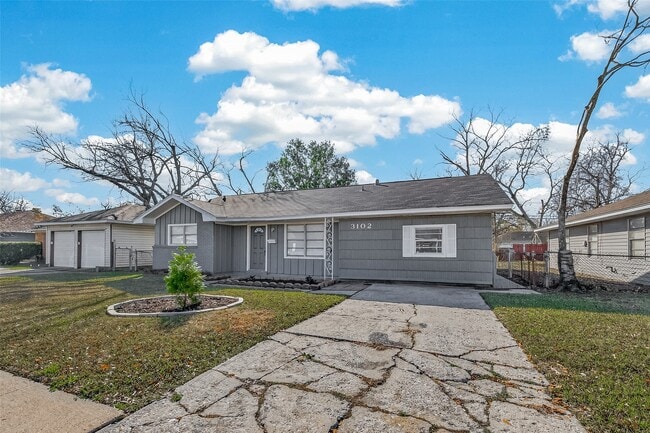 Building Photo - 3102 Hays St