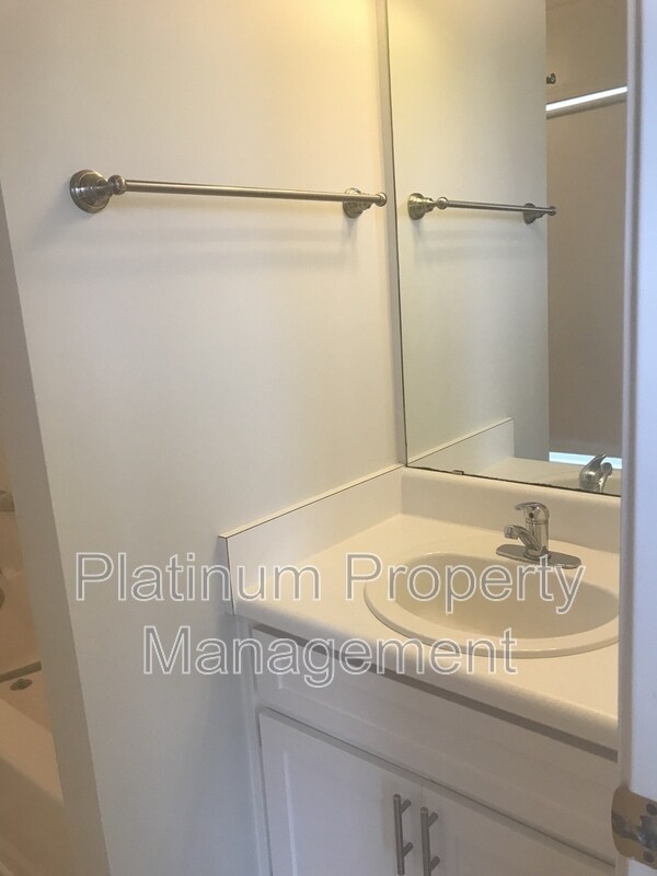 Building Photo - 1020 Twin Brook Ct NW