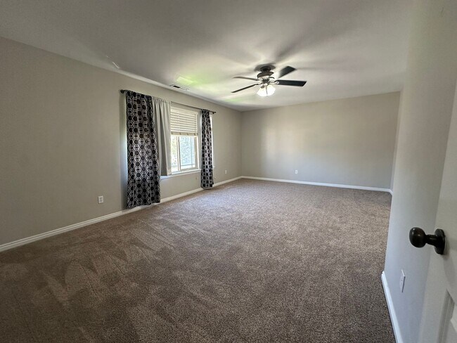 Building Photo - 3528 Newland Loop