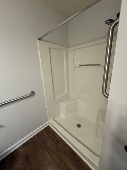 Building Photo - 5008 Lawndale Dr