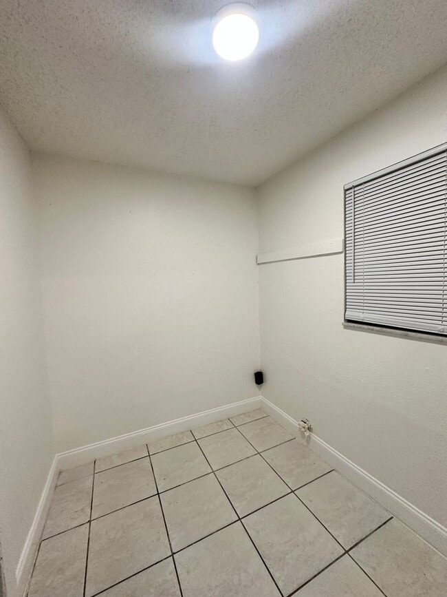 Building Photo - Charming 3 Bedroom Home in the Heart of Or...