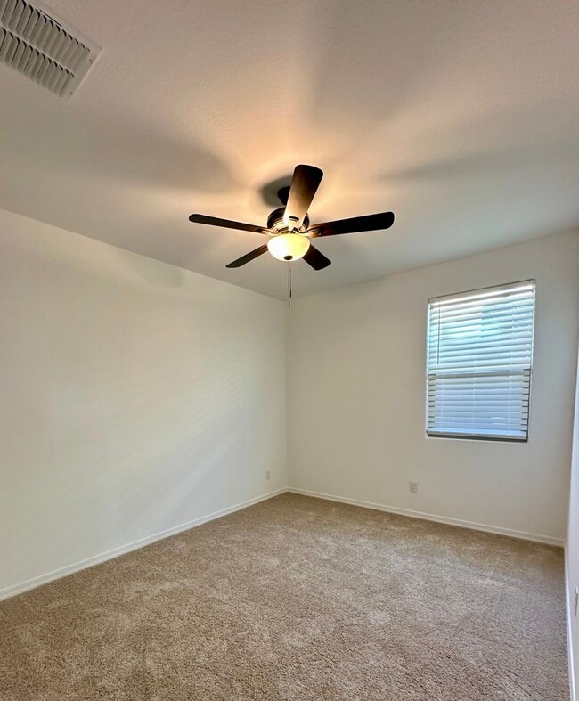 Building Photo - SENTERO CROSSING 3 bed 2 bath home