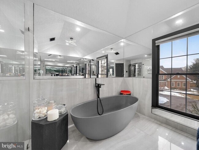 Building Photo - 11701 Winterset Terrace