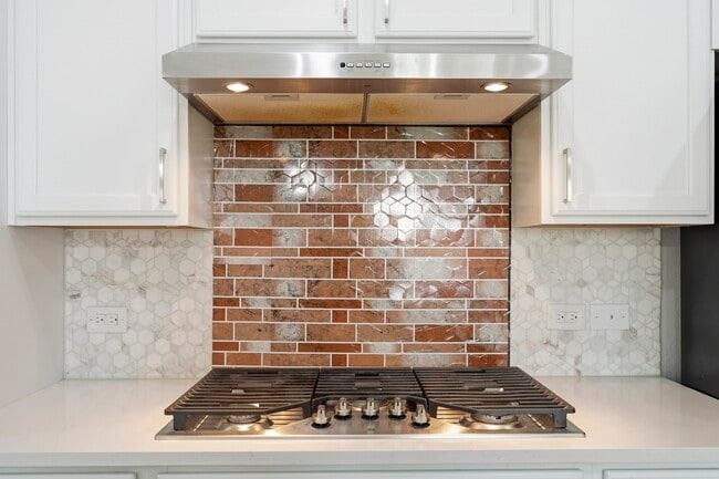 Building Photo - 21303 Shore Arbor Ln