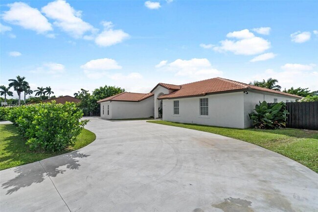 Building Photo - 15862 SW 286th St