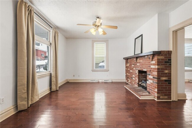 Building Photo - 112 Dewitt St