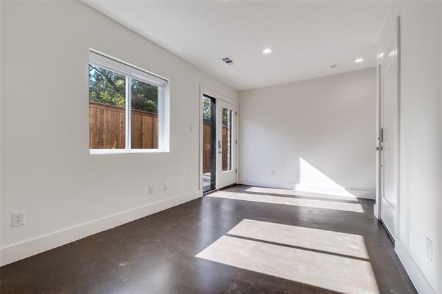 Building Photo - 2206 Arroyo Ave