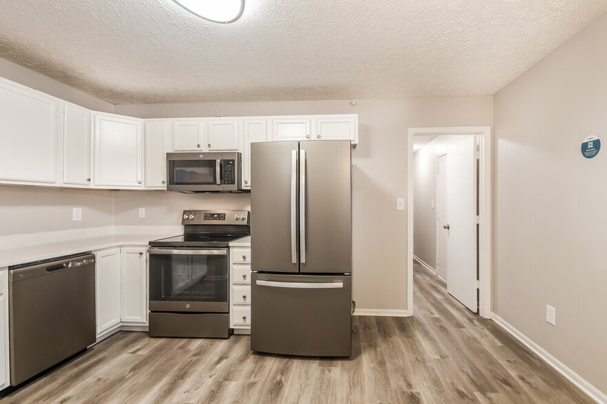 Building Photo - 1441 Cypress Dr