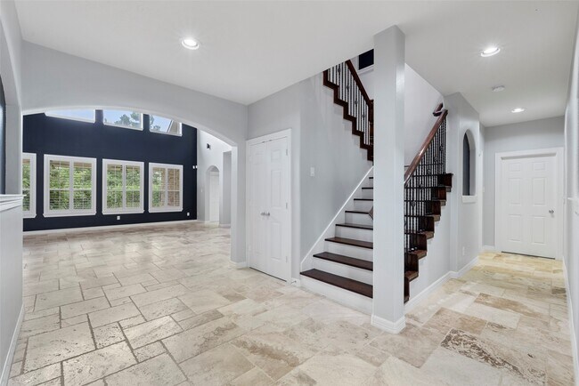 Building Photo - 7827 Trinity Hills Ln