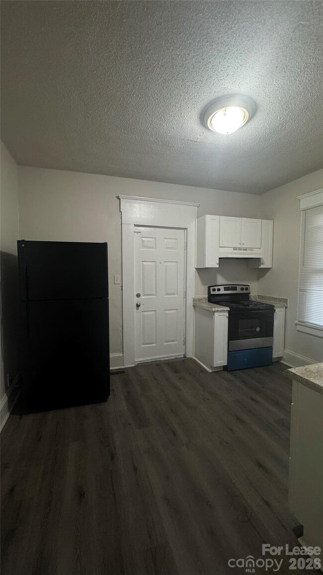 Building Photo - 4604 Hovis Rd