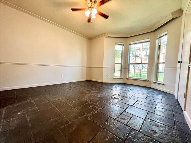Building Photo - 1551 W Sam Houston Pkwy S