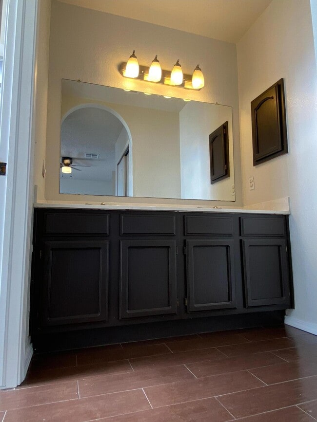 Building Photo - 3303 Almedia Pl