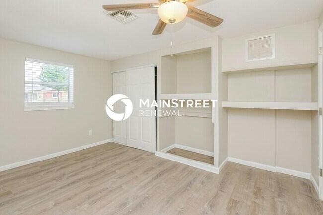 Building Photo - 4 Bedroom Pet-Friendly Home in HOLIDAY, FL...