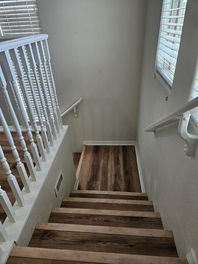 Building Photo - 2204 W Le Marche Ave