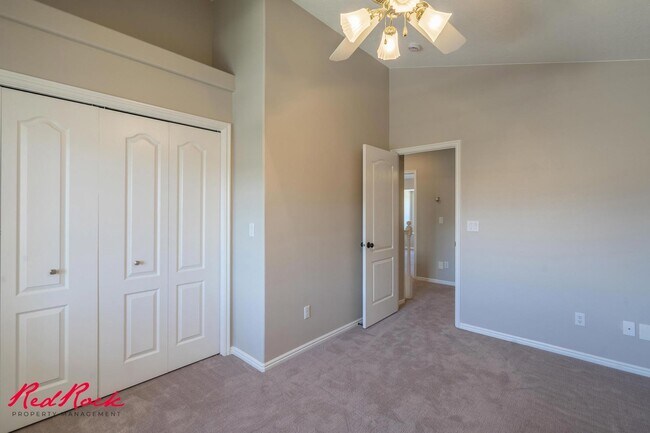 Building Photo - Spacious 6 Bedroom Home with a Balcony!