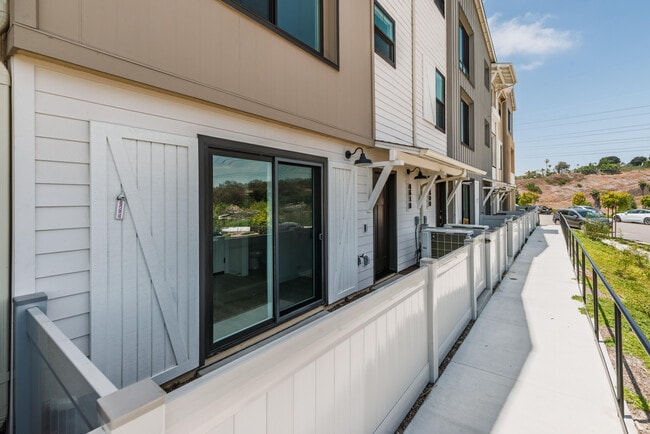 Building Photo - 4618 Catmint Ln