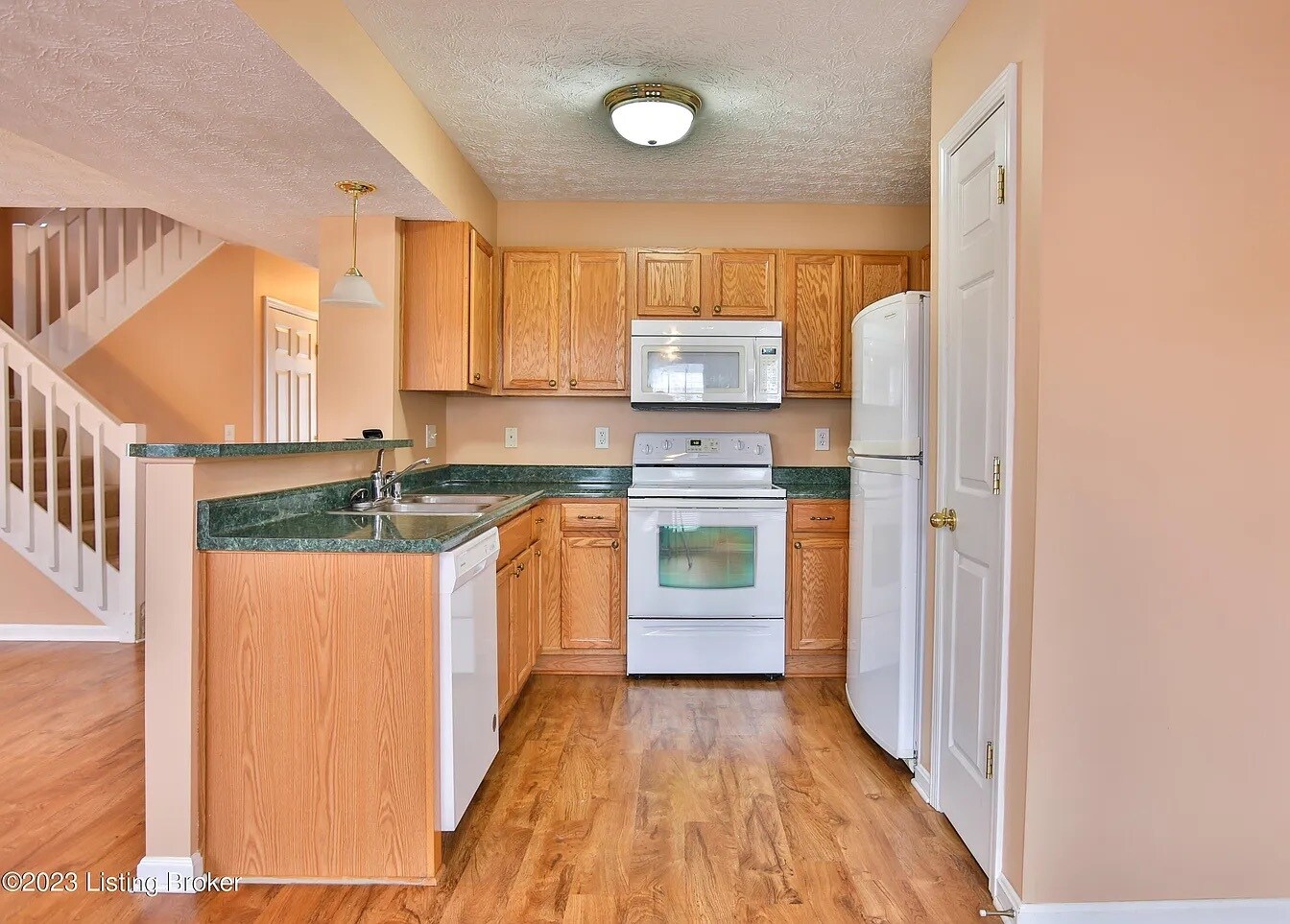 Kitchen - 6736 Arbor Creek Dr