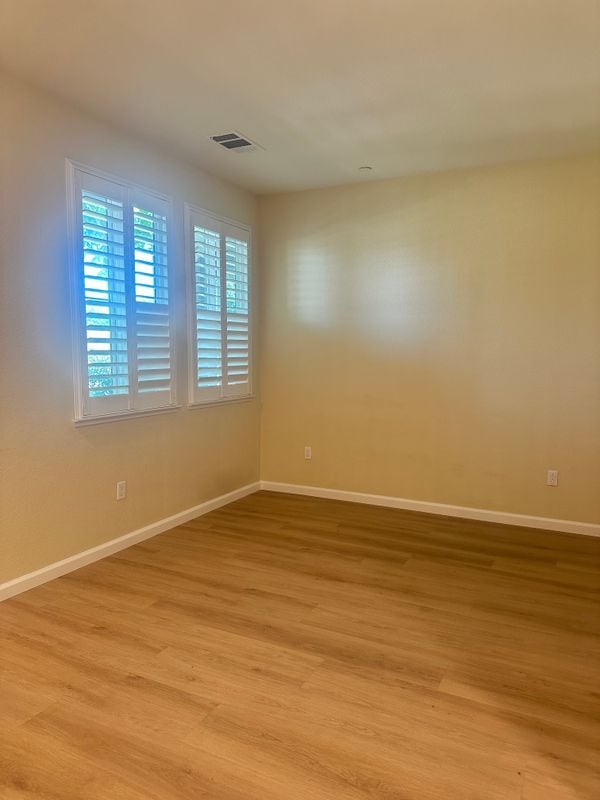 Building Photo - 842 Las Flores Rd