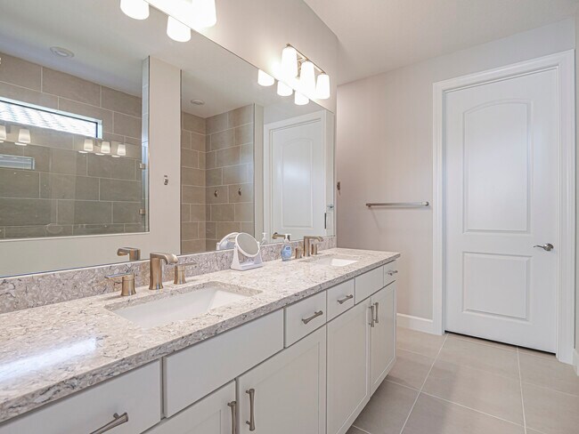 Building Photo - 3842 White Alder Wy
