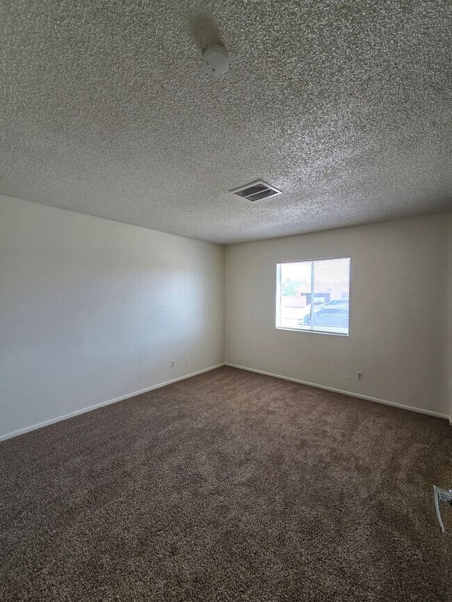 Building Photo - 5239 Erin Cir