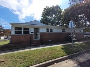 Building Photo - 1012 Oaklawn Ave