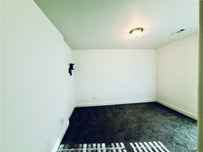 Building Photo - 424 NW 59th Ave