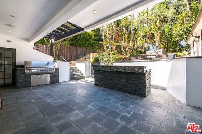 Building Photo - 1600 Benedict Canyon Drive