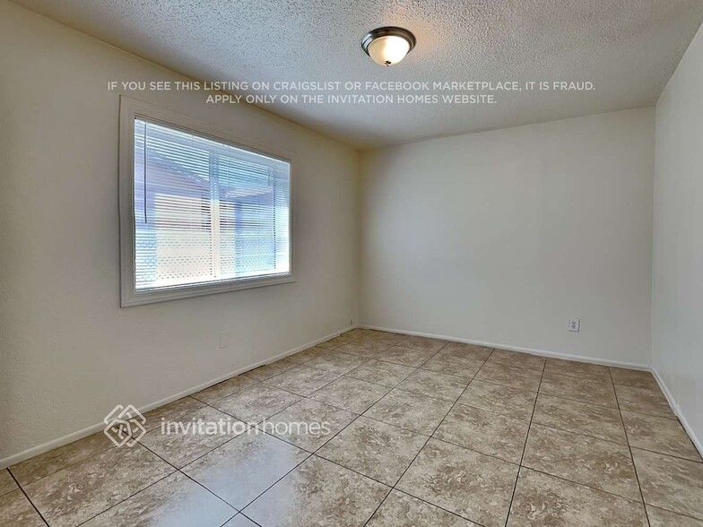 Building Photo - 6118 W Hollyhock Dr