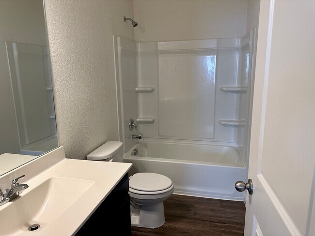 Building Photo - Open concept ranch