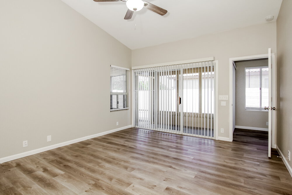 Building Photo - 1310 N Blackstone Dr