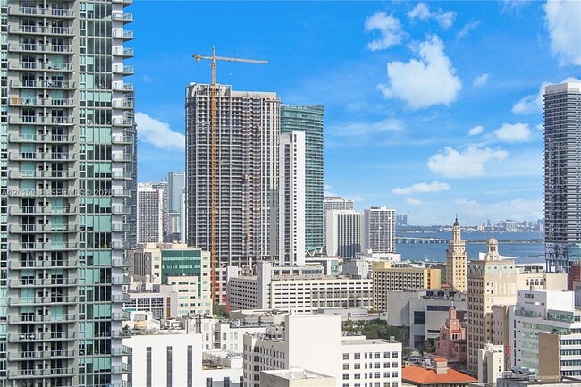 Building Photo - 350 S Miami Ave