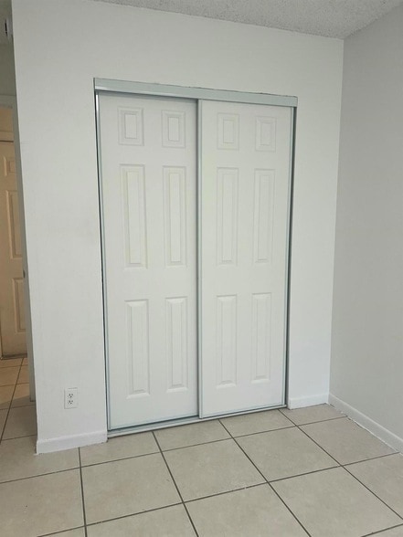 Building Photo - 1174 The 12th Fairway