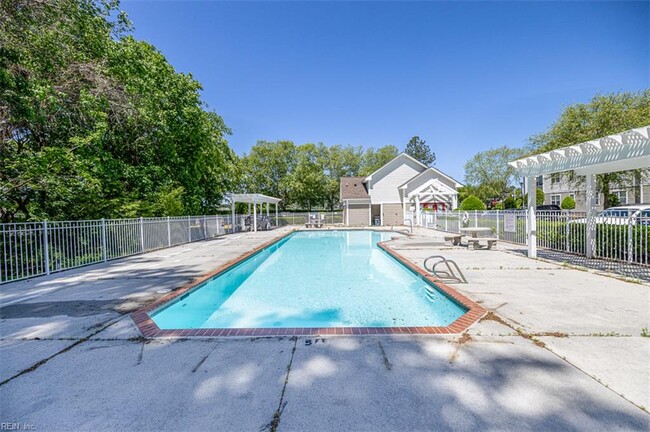 Building Photo - 5212 Nuthall Dr