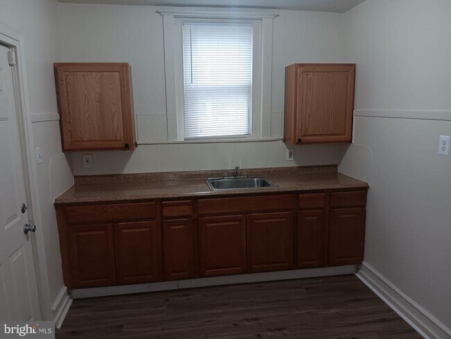 Building Photo - 2309 Upland St