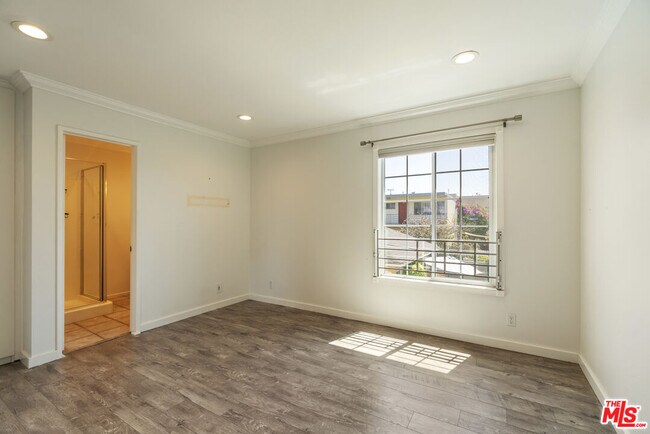 Building Photo - 1837 11th St